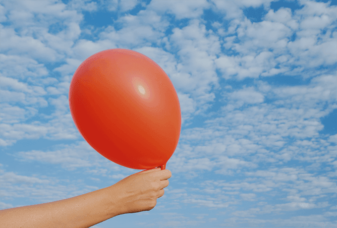 Парадоксы атмосферного давления. Опыт с воздушным шариком