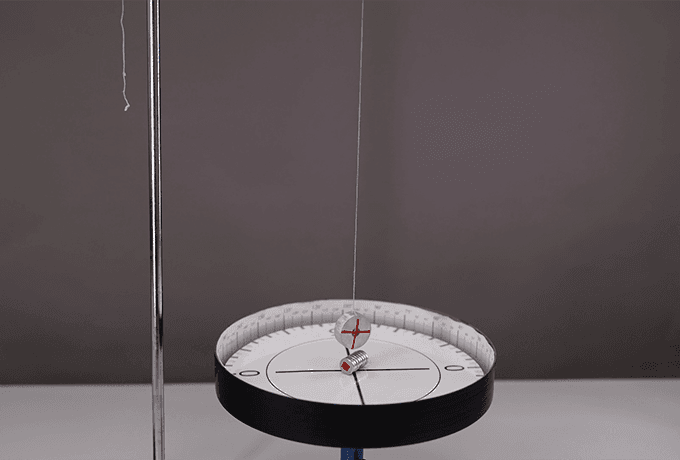 Вращение алюминиевого проводника в магнитном поле