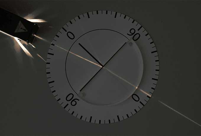 Наблюдение преломления света